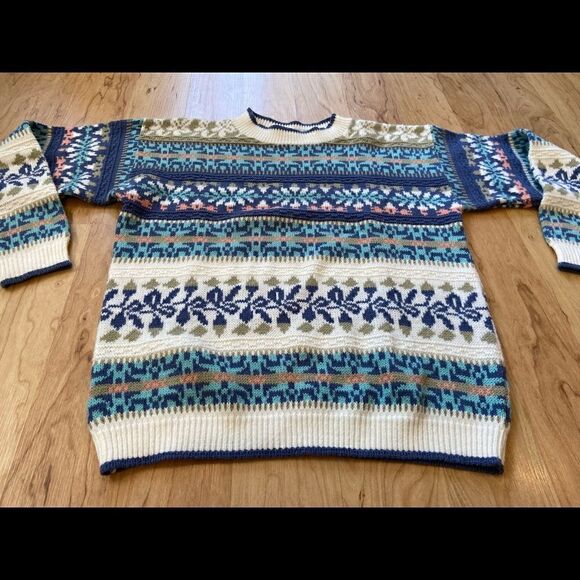 Vintage Arielle patterned sweater  - Picture 2 of 3